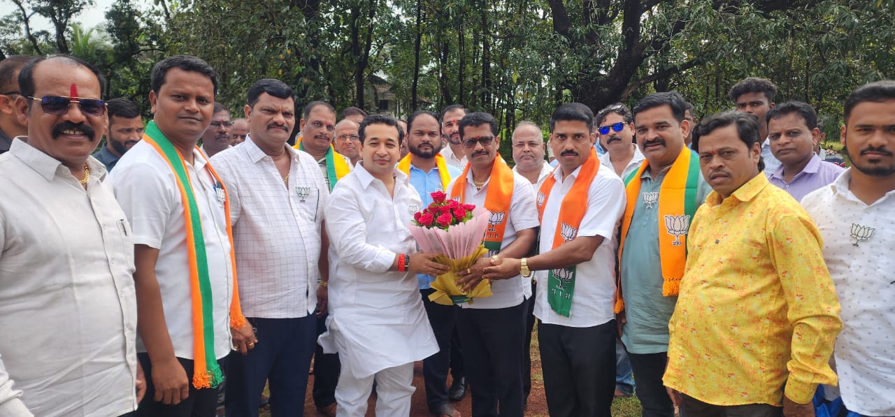 वारगांव गावचे माजी सरपंच एकनाथ कोकाटे स्वगृही परतले, आमदार नितेश राणे यांच्या हस्ते प्रवेश