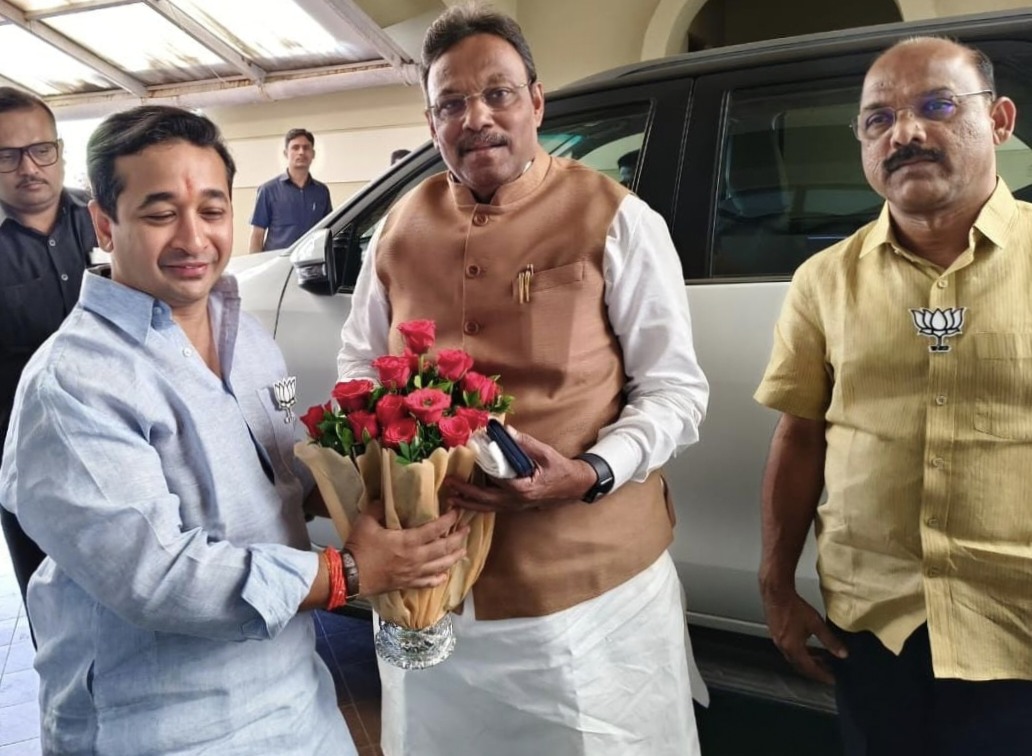 भाजपाचे राष्ट्रीय सरचिटणीस विनोद तावडे ;उमेदवार नितेश राणे यांनी केले स्वागत