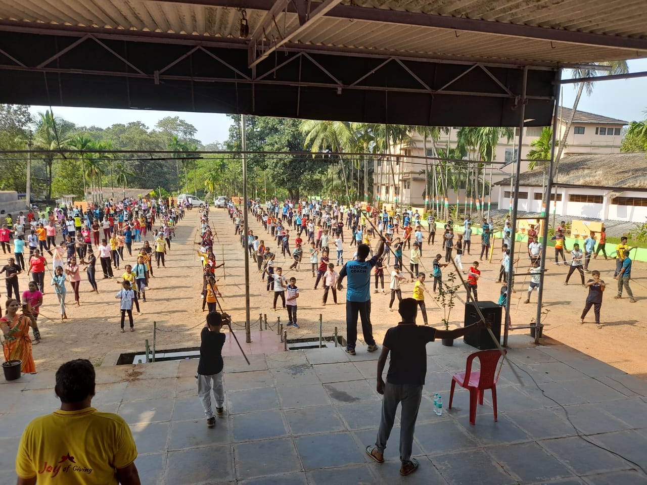माध्यमिक विद्यामंदिर कनेडी प्रशालेत आनंददायी शनिवार उपक्रमांतर्गत दप्तराविना शाळा या निमित्ताने प्रशालेत लाठी-काठी प्रशिक्षण व करिअर मार्गदर्शन
