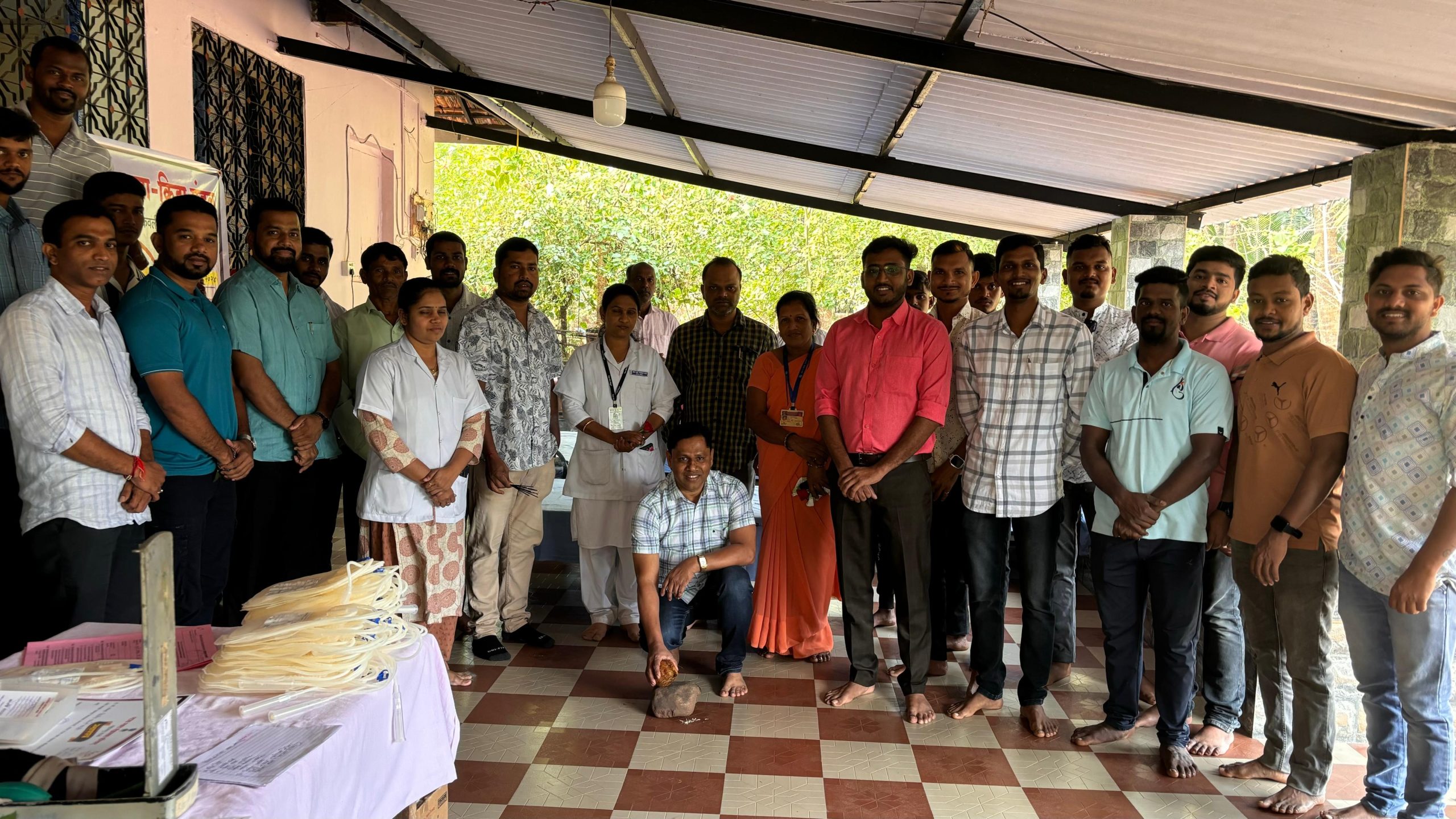 लिंगेश्वर युवा कला क्रीडा मंडळ हळवलच्यां  रक्तदान शिबिरास 52 रक्तदात्यानी केल रक्तदान
