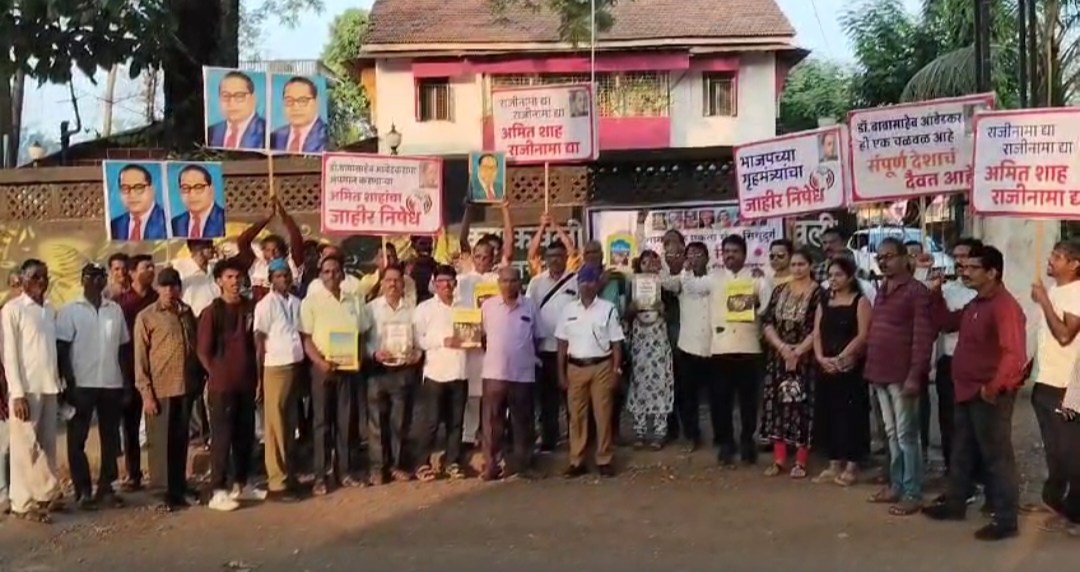 दिल्लीचे पडसाद कणकवलीत ठाकरे शिवसेनेने निदर्शने करत केला निषेध