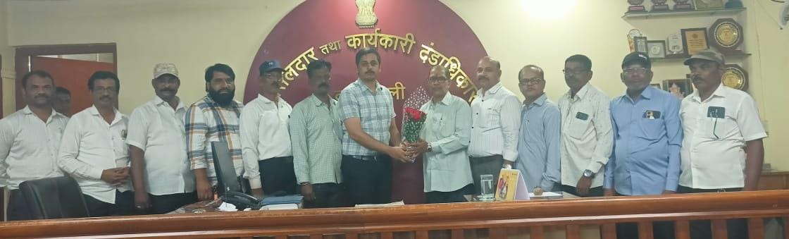 पोलीस पाटील श्री.खानोलकर यांनी आपल्या ३७ वर्षाच्या प्रदीर्घ सेवा कालावधीत गावाची सुरक्षा आणि कायदा सुव्यवस्थेची जबाबदारी प्रामाणिक पणे पार पाडली – तहसीलदार दीक्षांत देशपांडे