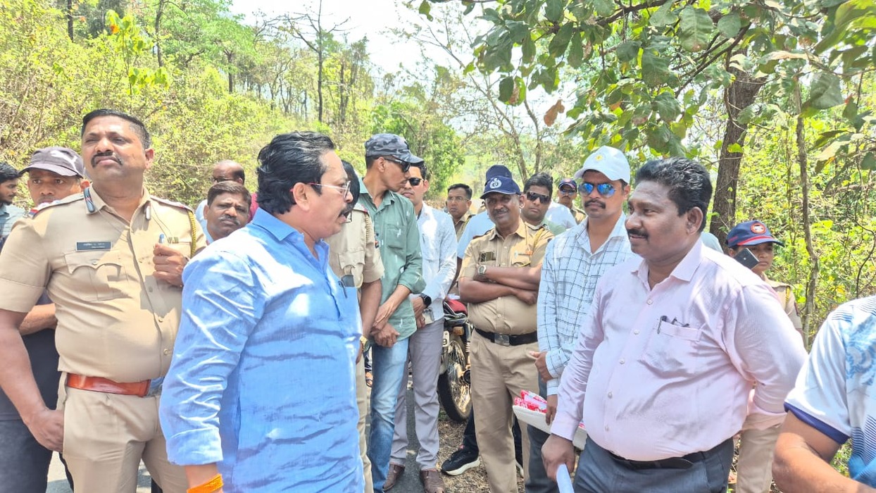 भूमिपुत्रांच्या प्रखर विरोधानंतरही मोजणी ; सासोली ..दोडामार्ग येथील जमीन घोटाळा