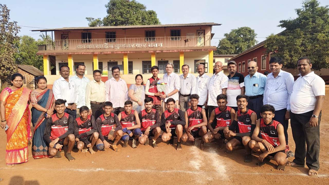 कासार्डे माध्य- व उच्च माध्यमिक विद्यालयाचा १९ वर्षांखालील मुलांचा संघाची बाजी: कोल्हापूर विभागात अव्वल.