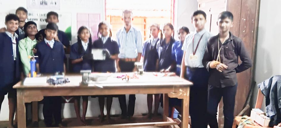 कळसुली इंग्लिश स्कूलमध्ये कौशल्याधारित शिक्षणाला चालना; विविध विभागांतील विद्यार्थ्यांची प्रात्यक्षिकांद्वारे ज्ञानसंपदा समृद्ध