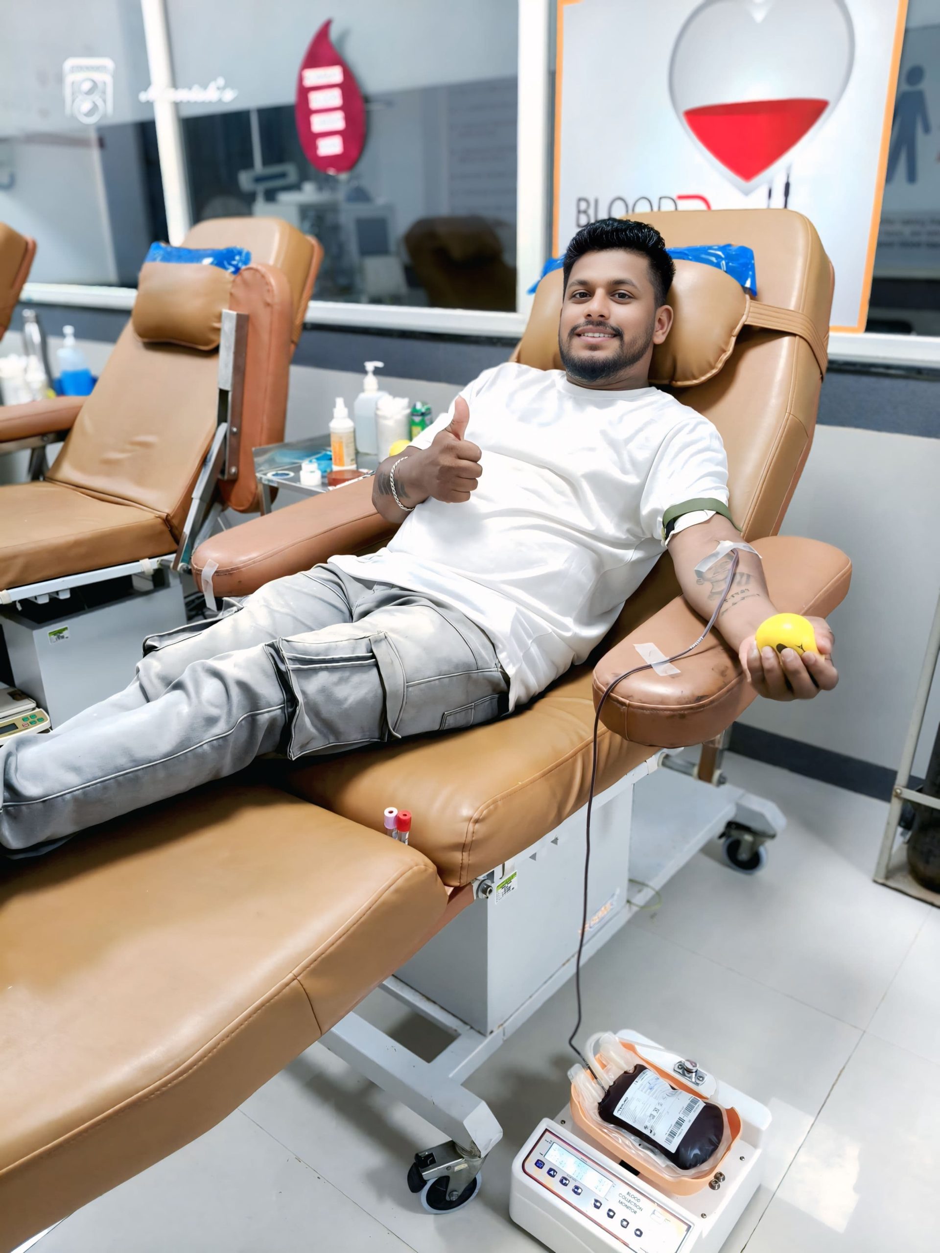 अवघ्या २७ व्या वर्षी २२ वेळा रक्तदान, ३ वेळा प्लेटलेट्स दान! कळसुलीच्या रुजाय फर्नांडिस यांचा समाजसेवेचा प्रेरणादायी प्रवास