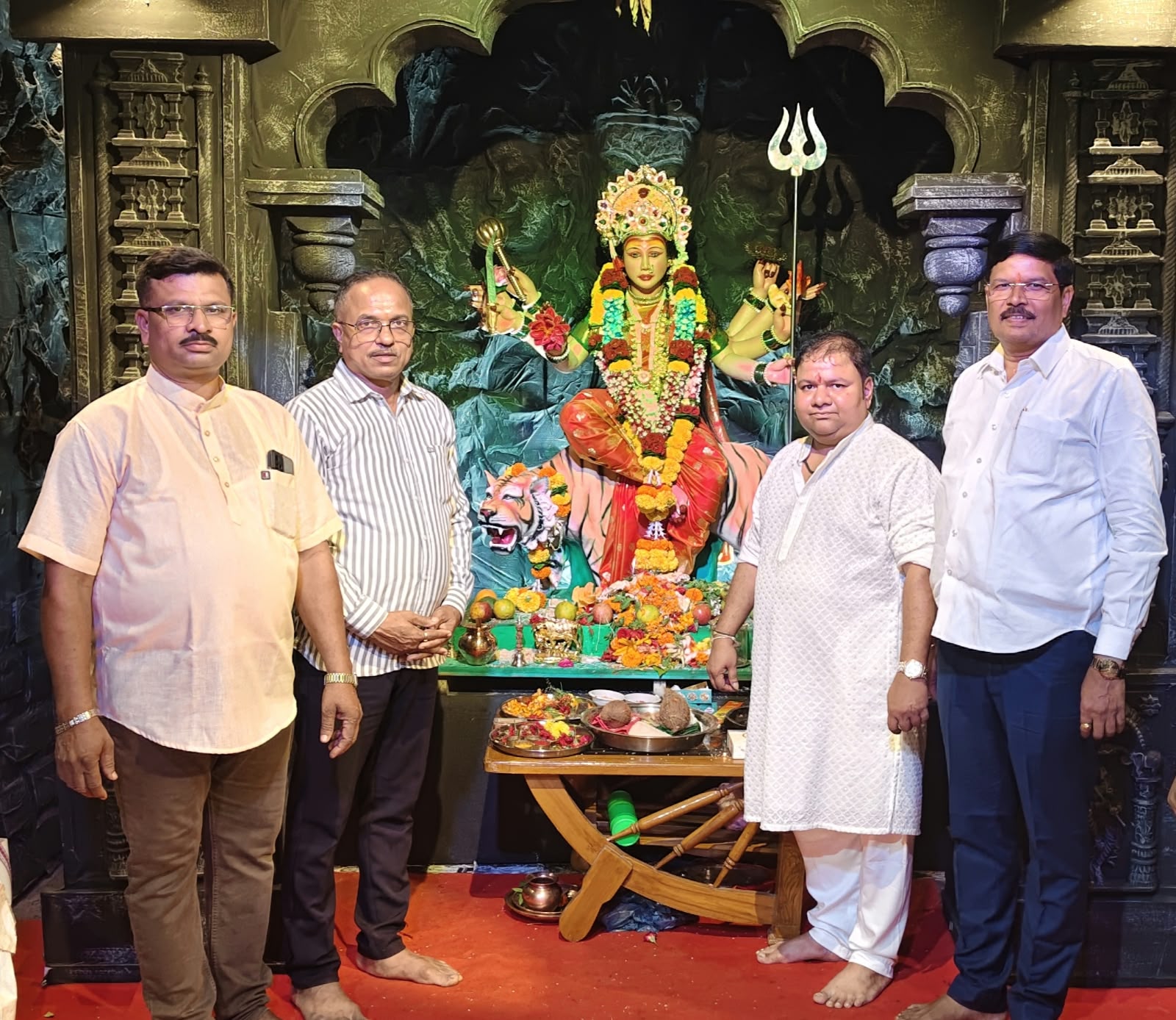 विद्यार्थ्यांनी संदीप चौकेकर यांच्या दातृत्वाचा आदर्श घ्यावा – संजय आग्रे
